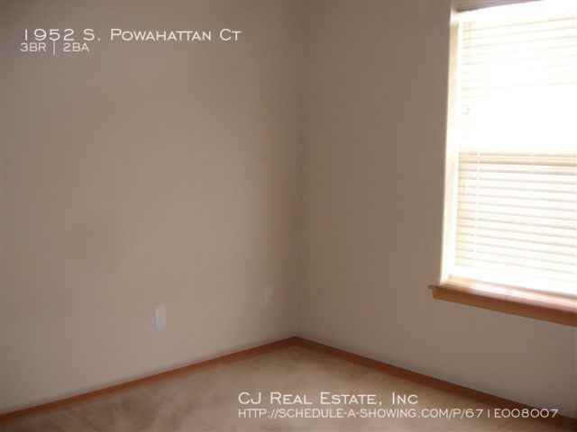 1952 S Powahatan Ct - Photo 6 of 10