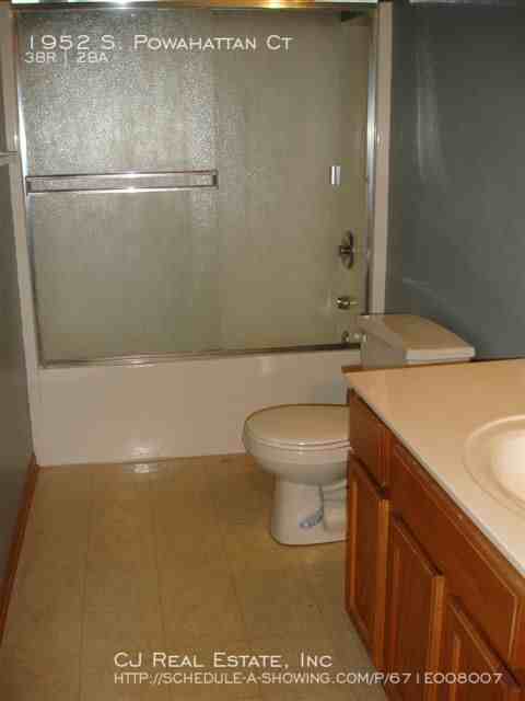 1952 S Powahatan Ct - Photo 7 of 10