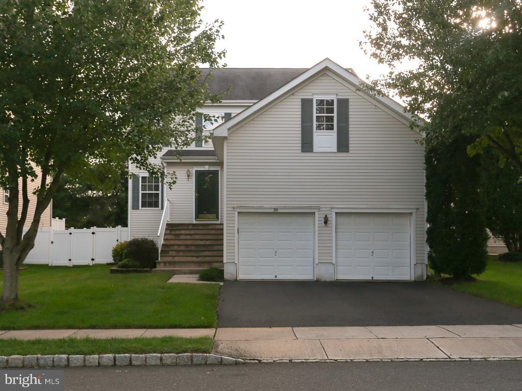 20 Birmingham Dr - Photo 2 of 25