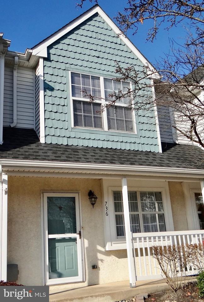 736 Rutland Ct - Photo 2 of 25
