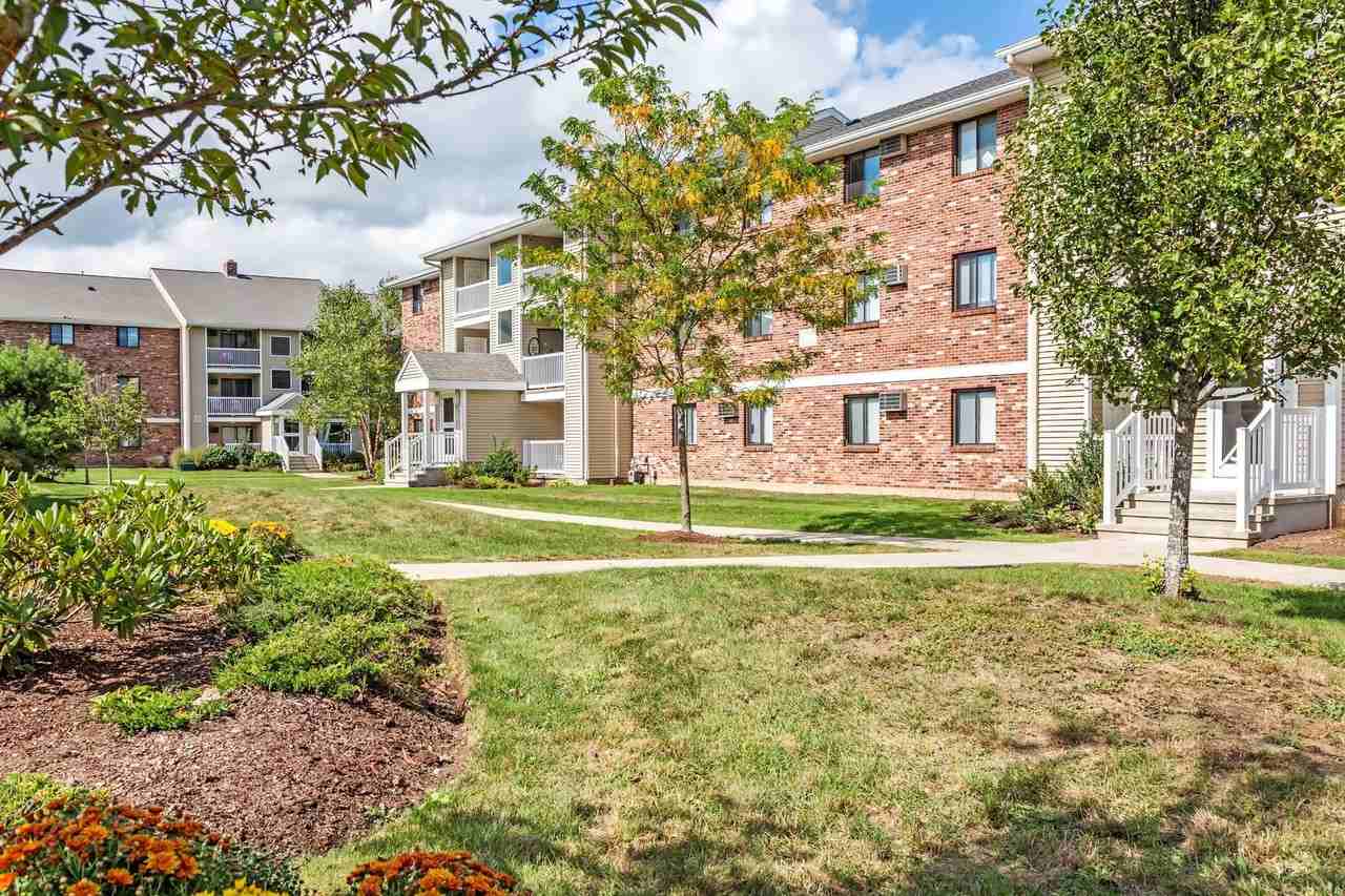 Rosemont Square Apartments - Photo 3 of 20