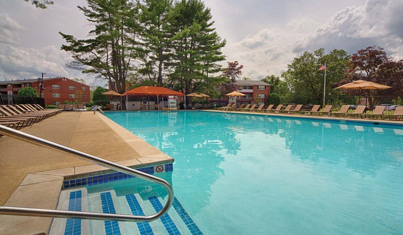 Georgetown Apartment Homes - Photo 3 of 18