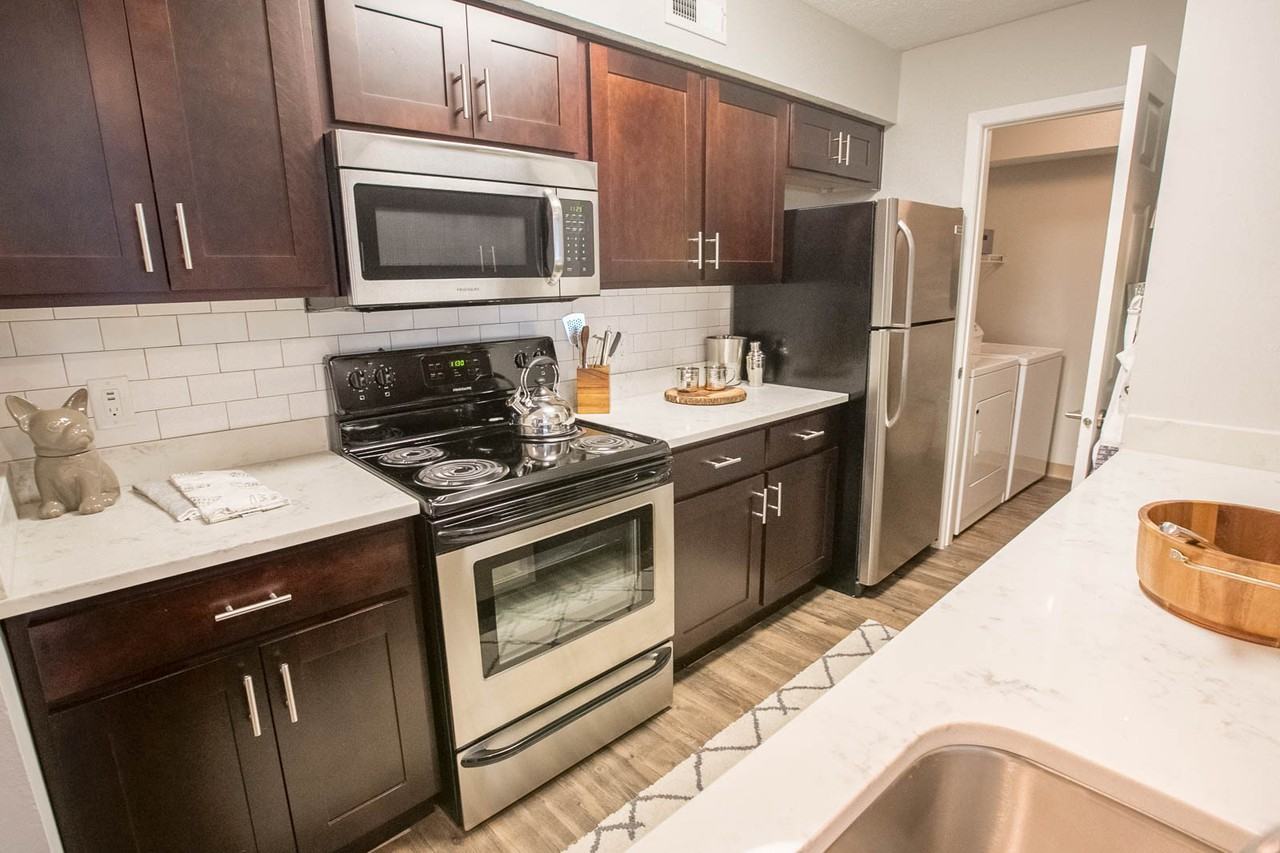 Hunter's Chase Apartments - Photo 2 of 26