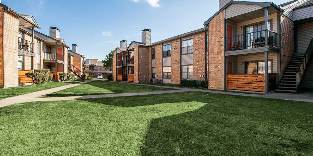 Forty200 Apartment Homes - Photo 3 of 23