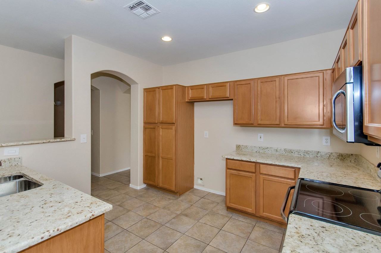 4140 S Splendor Pl - Photo 3 of 10