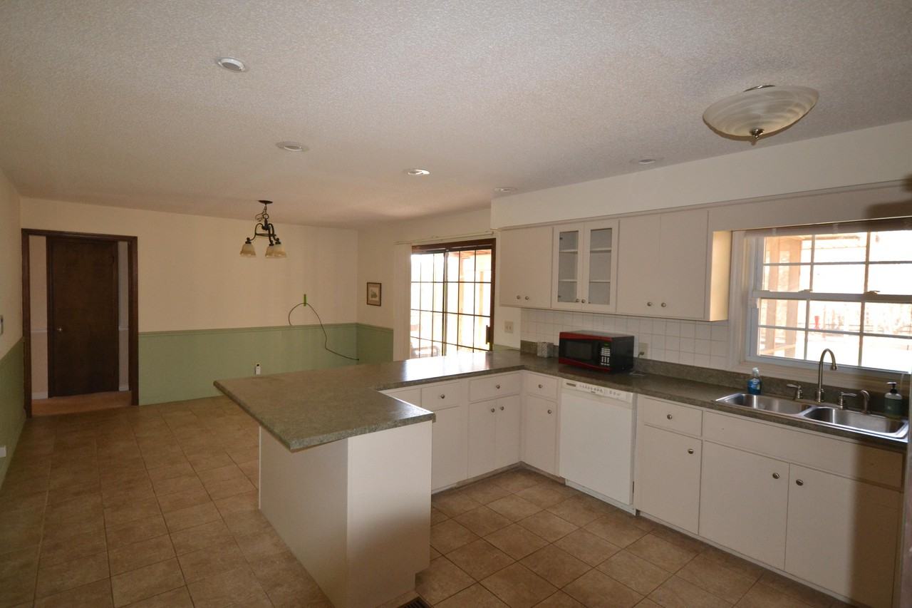 2316 Golf Course Rd - Photo 3 of 29