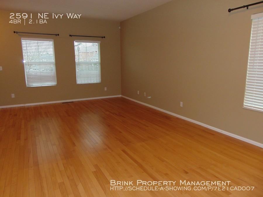 2591 NE Ivy Way - Photo 3 of 19