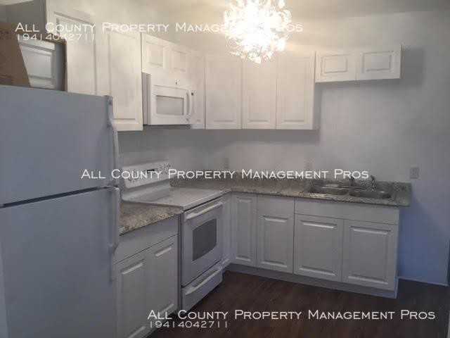 315 N Osprey Ave - Photo 2 of 5