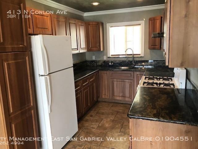 413 N Conlon Ave - Photo 3 of 13