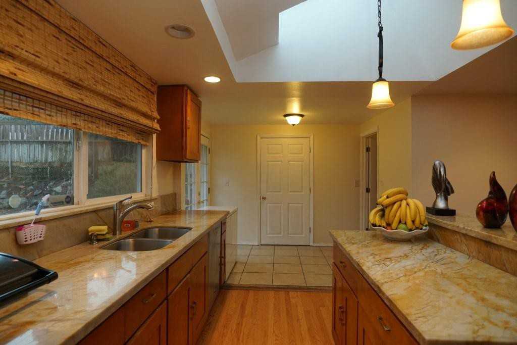 4423 S Rose St - Photo 3 of 14