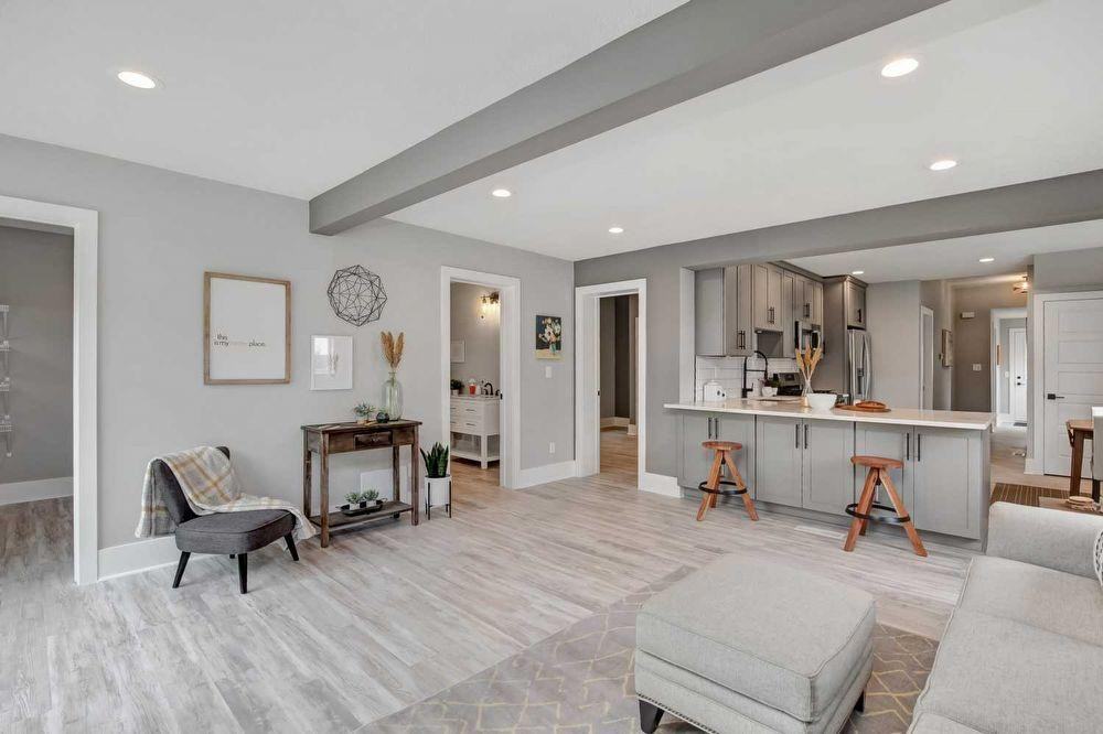 2910 California St NE - Photo 2 of 28