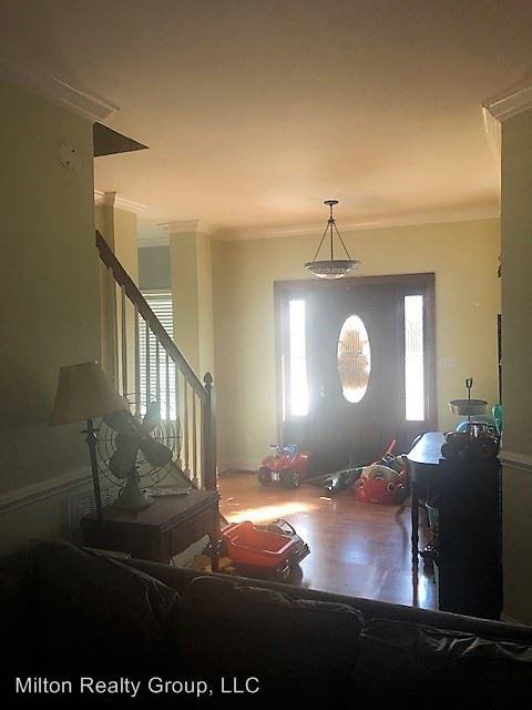 1570 Thompson Rd - Photo 2 of 15