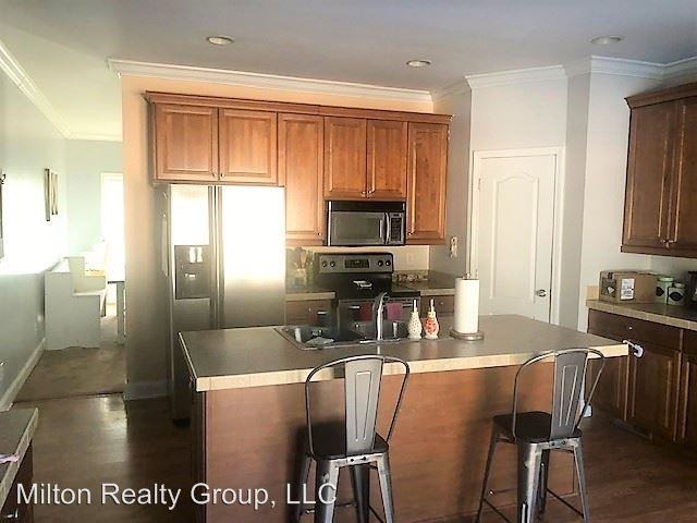 1570 Thompson Rd - Photo 3 of 15