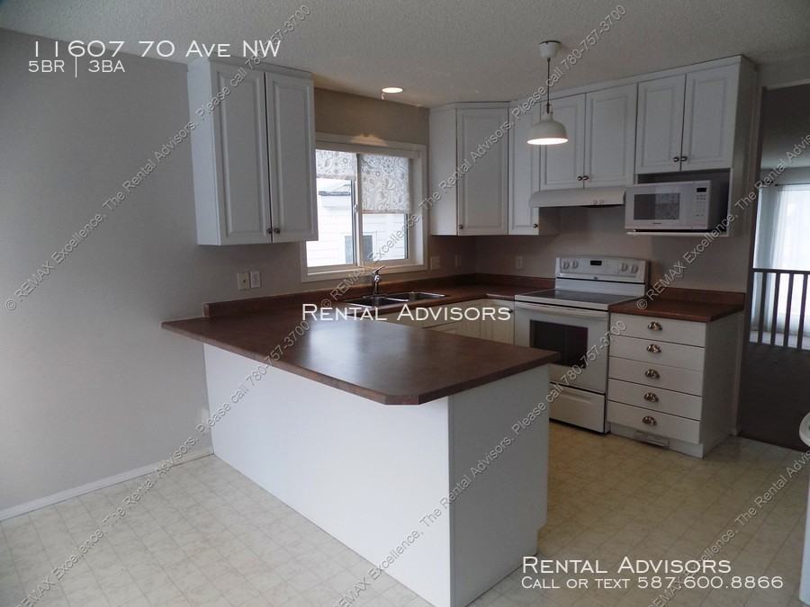 11607 10 Ave NW - Photo 3 of 10