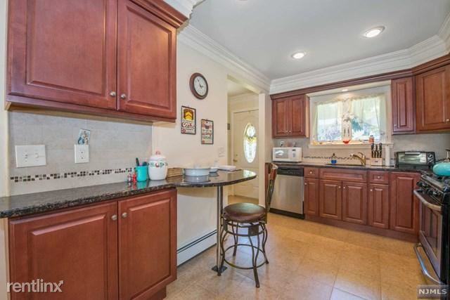 96 Truman Blvd - Photo 3 of 9