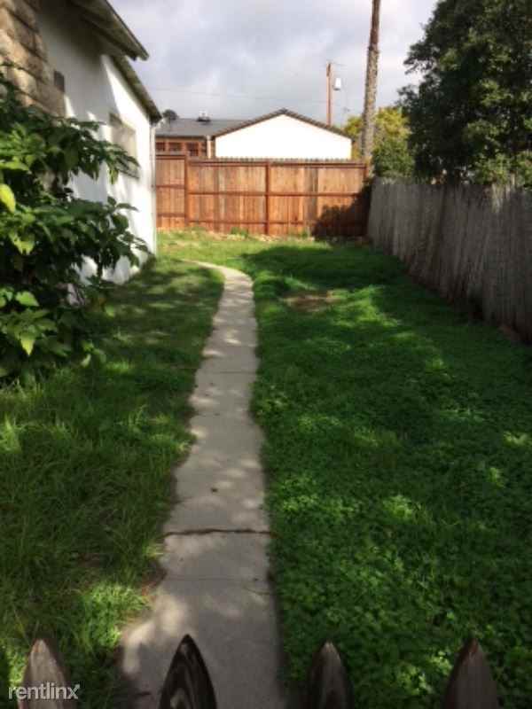 928 Spring St - Photo 2 of 9