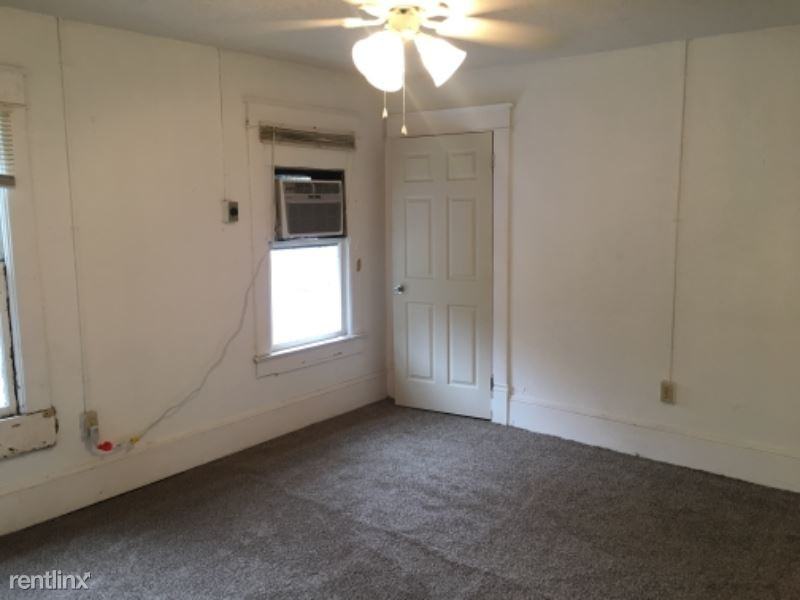 721 Gilmore Ave #2nd Floor - Photo 2 of 7