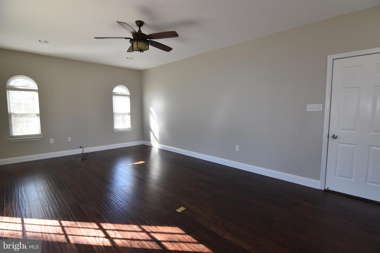 27952 Cedar View Ct - Photo 3 of 26