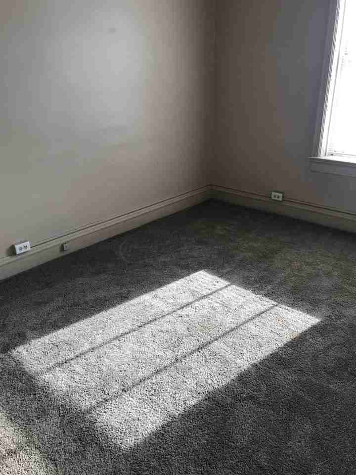 Lewis & Clark Apartments - Photo 3 of 6