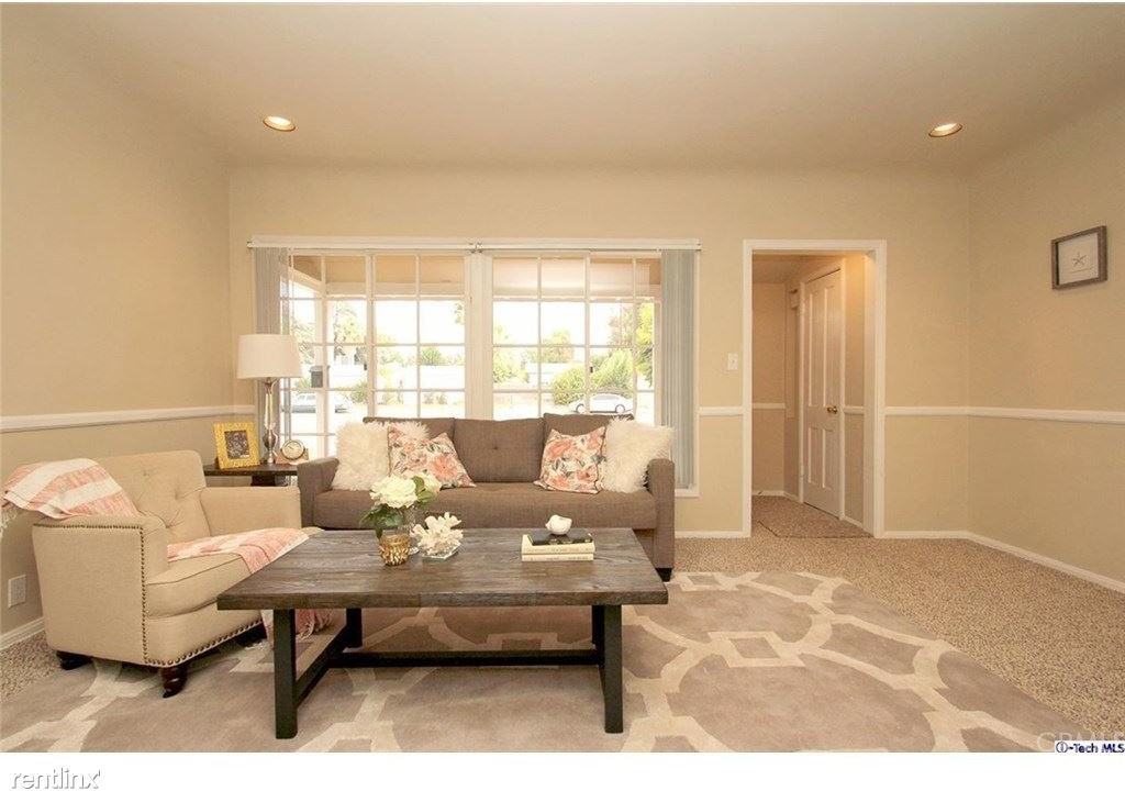 10115 Haskell Ave - Photo 3 of 22