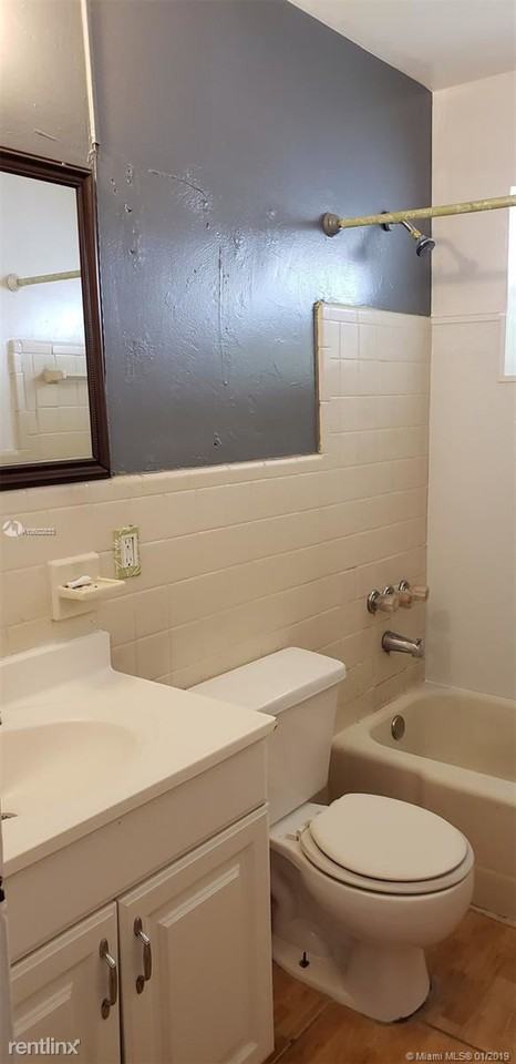 16041 NE 19th Ct - Photo 3 of 5