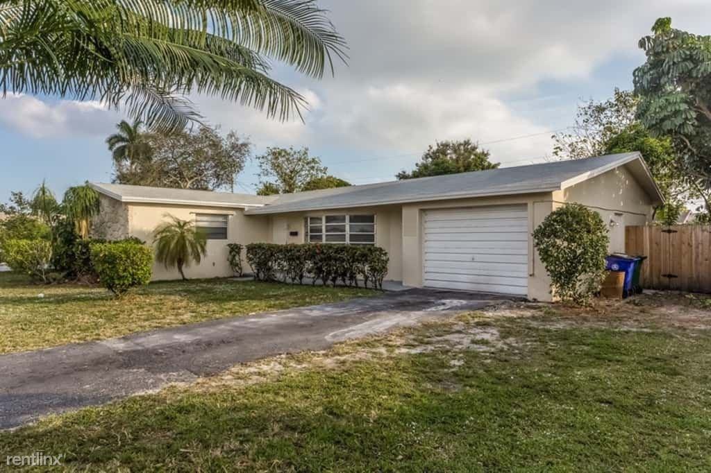 6322 NW 14th Ct - Photo 2 of 9