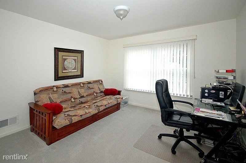 497 Union Ave - Photo 2 of 4