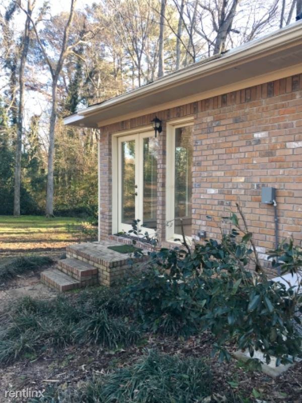 3680 Kensington Dr - Photo 3 of 39