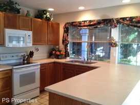 11808 Summertree Rd NE  