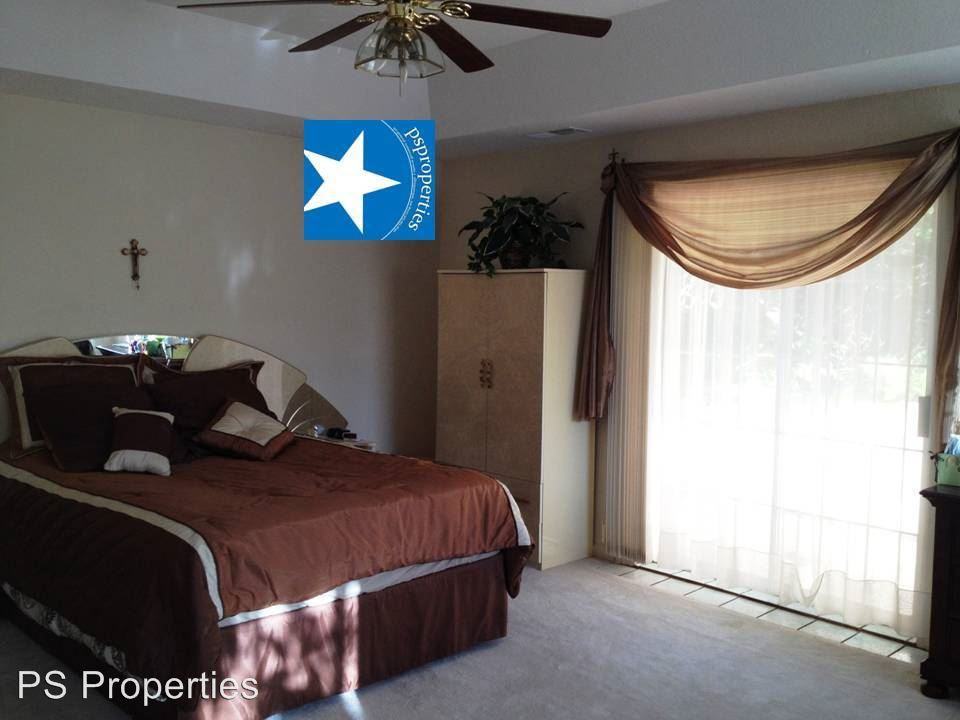 11808 Summertree Rd NE - Photo 3 of 7