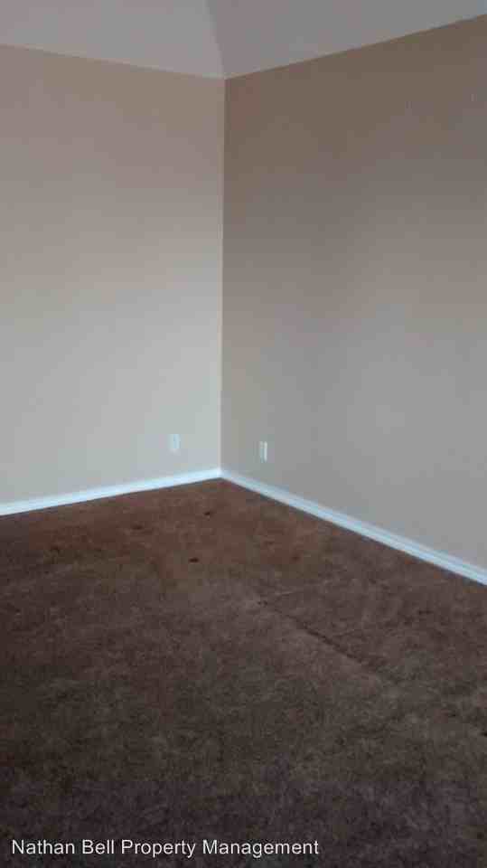 497 Kirkland Ln - Photo 3 of 10