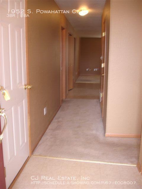 1952 S Powahatan Ct - Photo 2 of 10