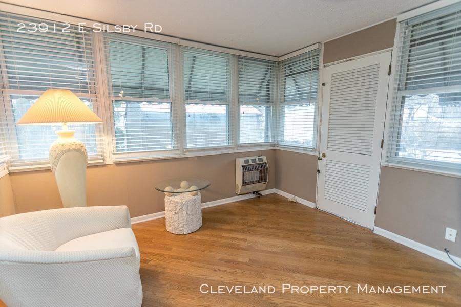 23912 E Silsby Rd - Photo 2 of 32