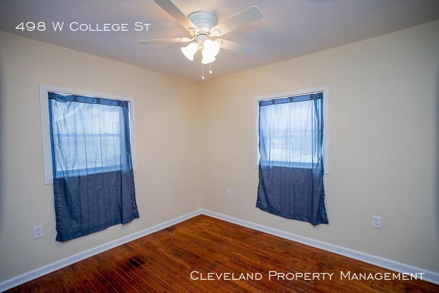 498 W College St - Photo 2 of 20