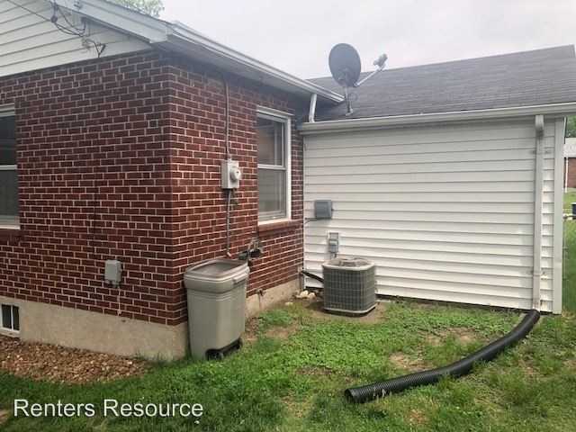 617 Sandra Ct - Photo 3 of 12