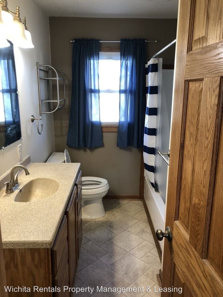 1224 E Diedrich Ave - Photo 3 of 5