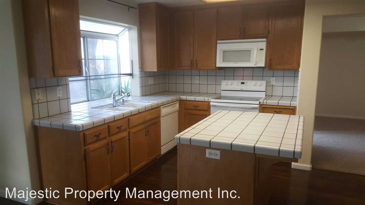 9625 Deep Water Ln - Photo 3 of 15