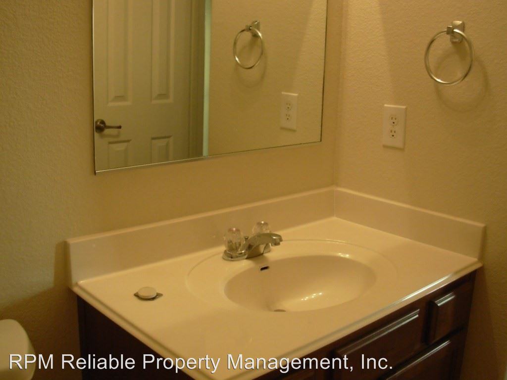 5940 Silver Screen Dr - Photo 3 of 34