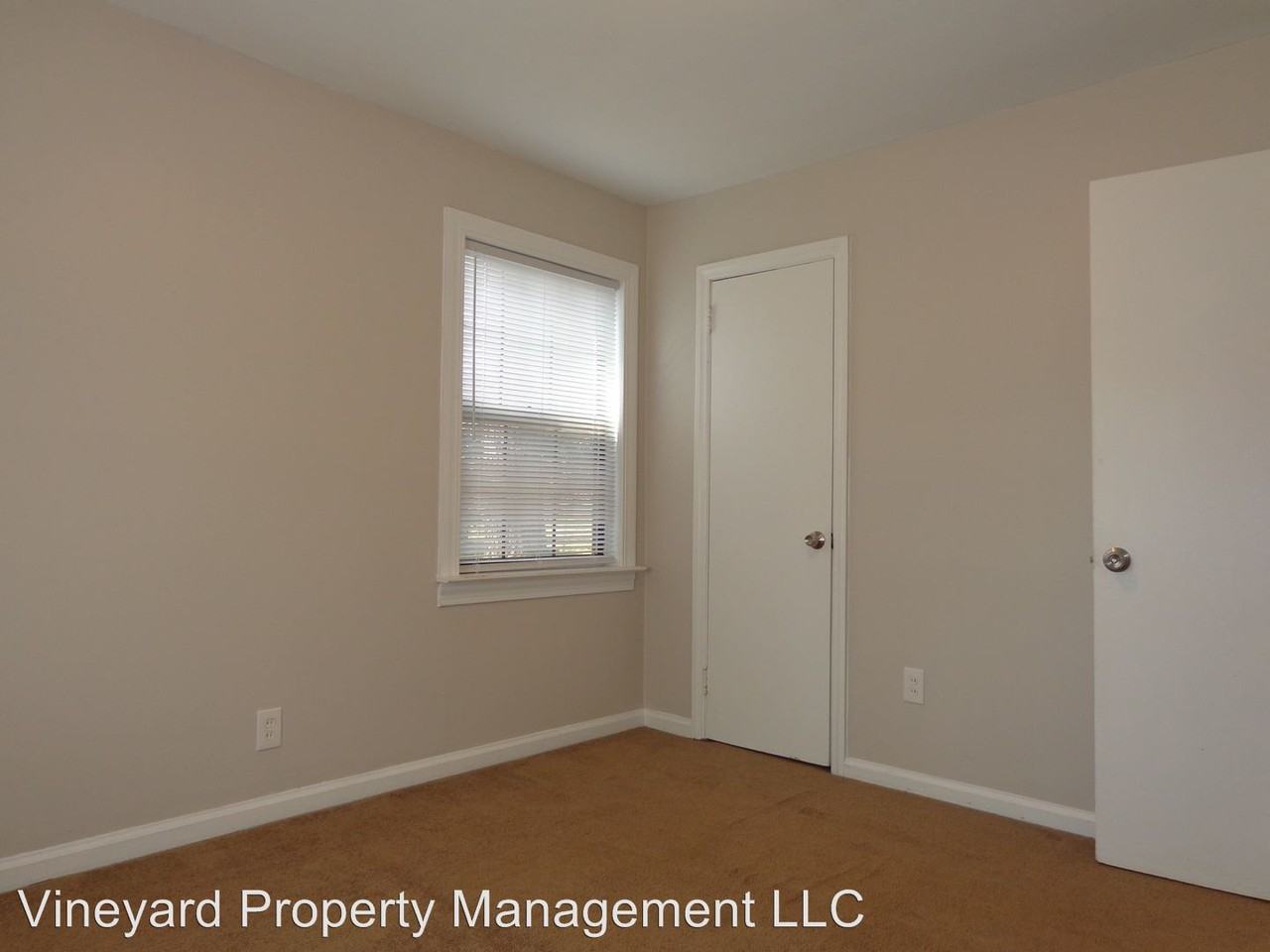 50 Peachtree Cir SE - Photo 2 of 27