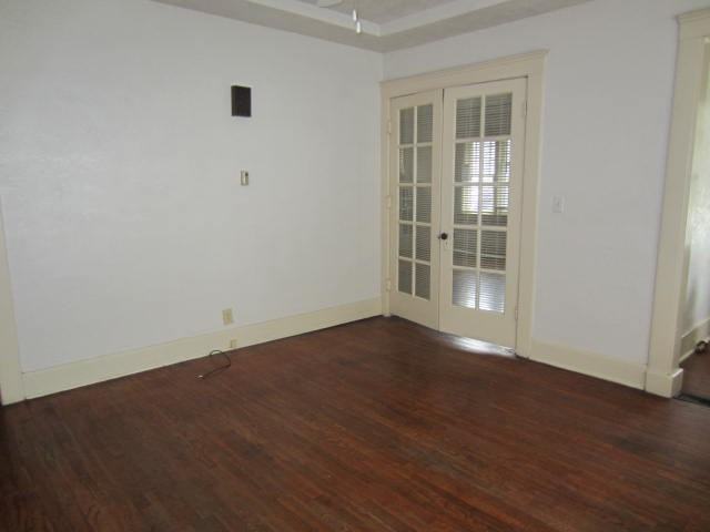 616 E Grand St - Photo 6 of 16
