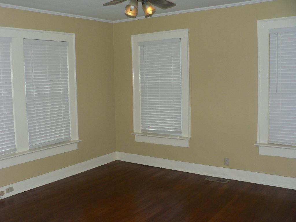 2801 Pearl St - Photo 3 of 4