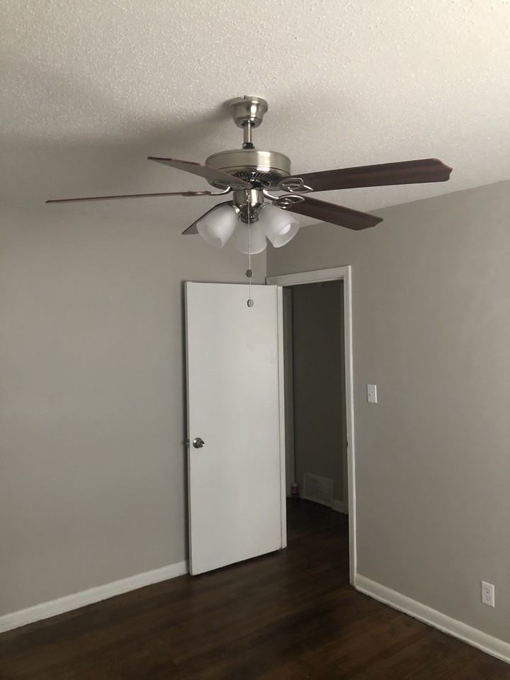 4201 Chippewa Rd - Photo 2 of 3