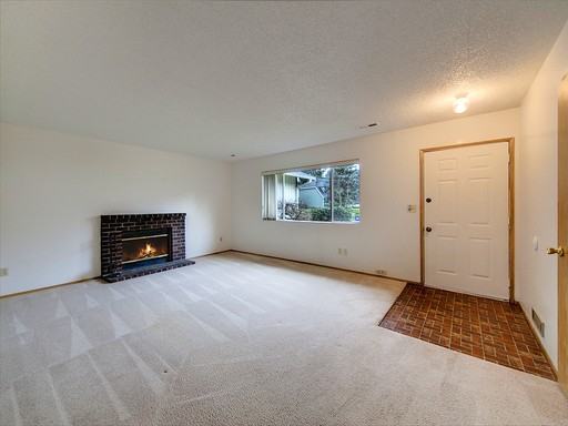 5714 NE 204th St - Photo 2 of 12