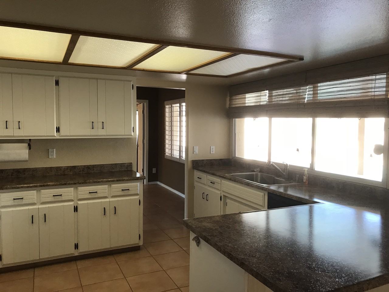 1816 E Auburn Dr - Photo 2 of 9