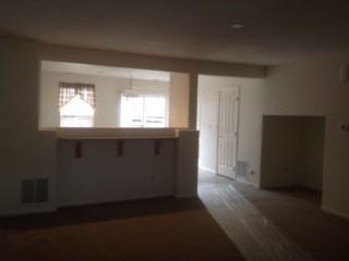 185 Montgomery Dr - Photo 2 of 4