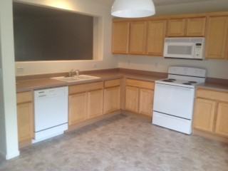 185 Montgomery Dr - Photo 3 of 4
