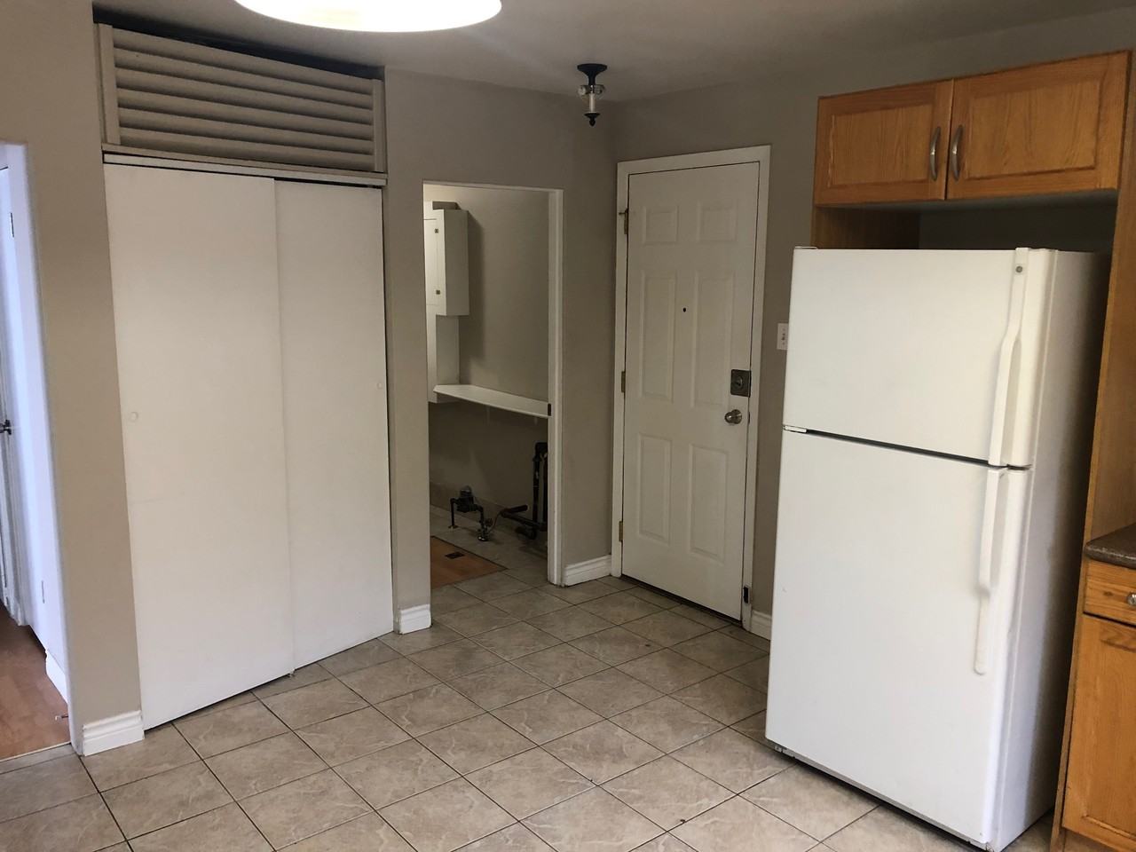 10435 129 Ave Nw - Photo 3 of 8