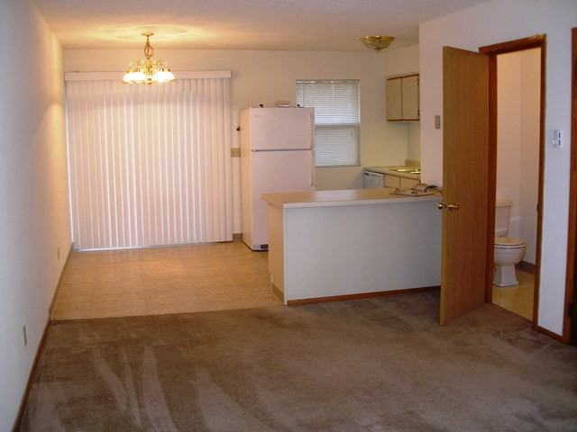 126 N Center Ave - Photo 2 of 16