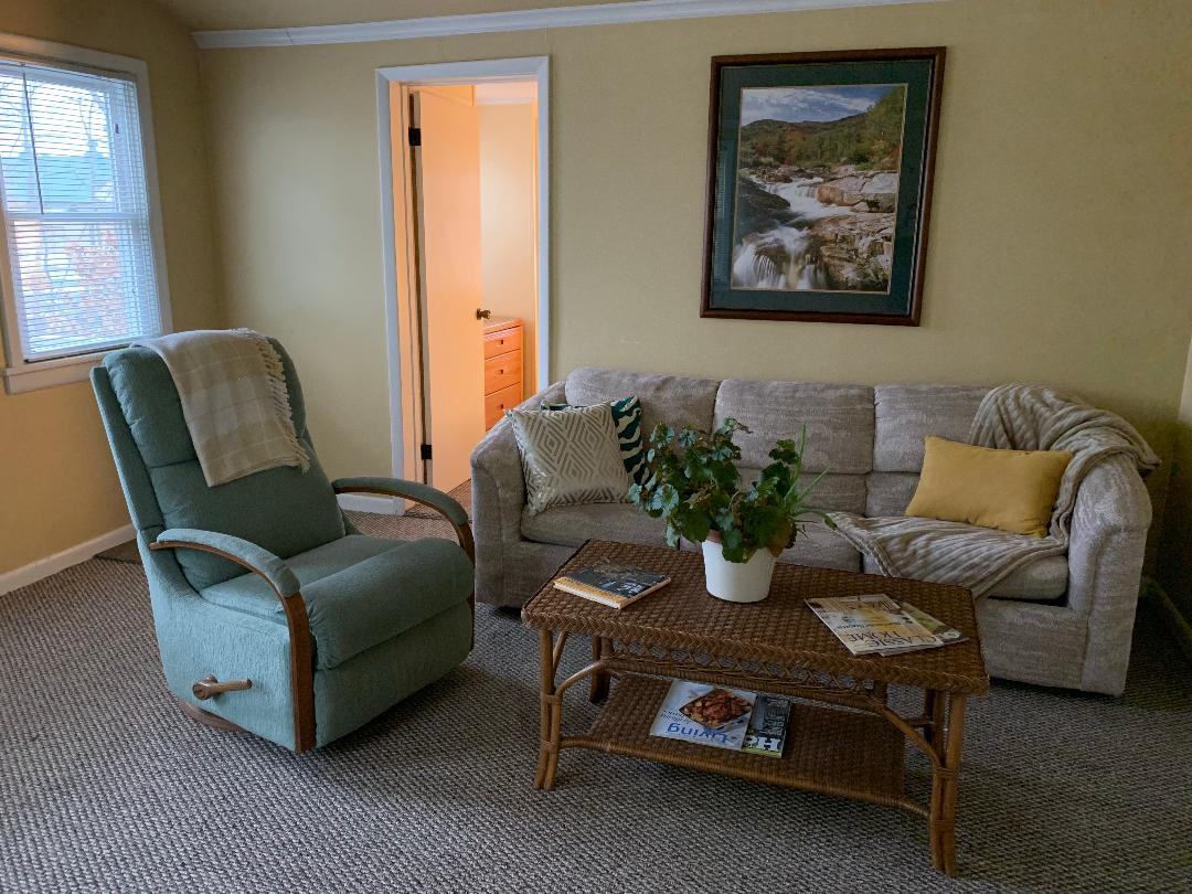 521 Alexandria St - Photo 2 of 4