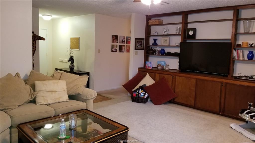 1200 Holleman Dr - Photo 3 of 17